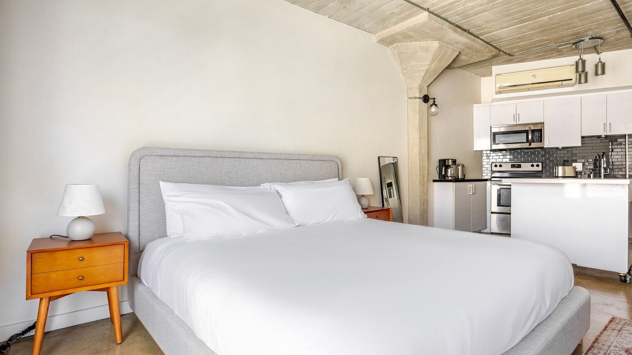 Photo of Bedroom in Hollywood
