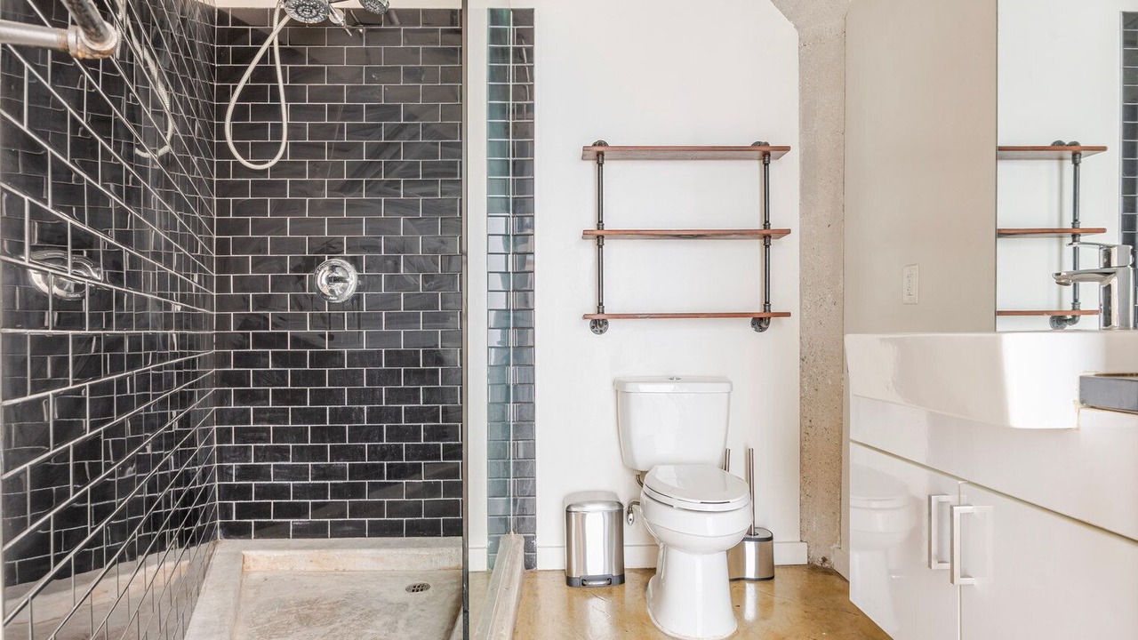 Photo of Bathroom in Hollywood