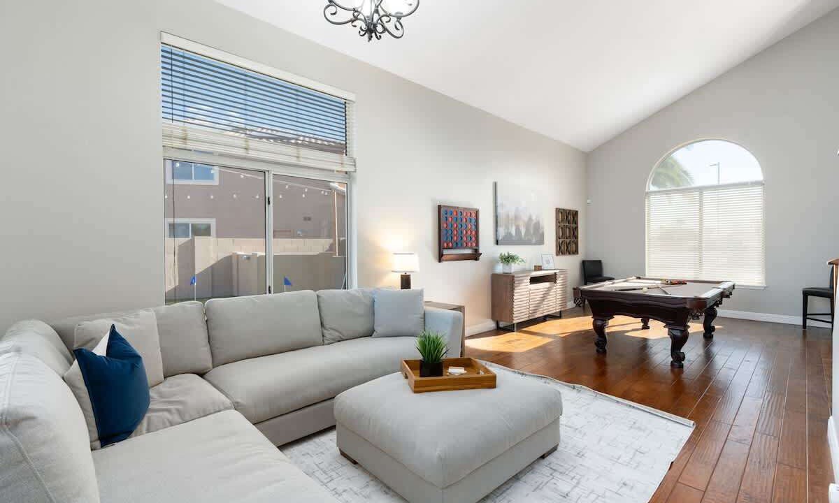 Photo of Livingroom in Palm Valley