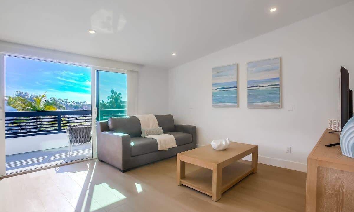 Photo of Livingroom in Country Club