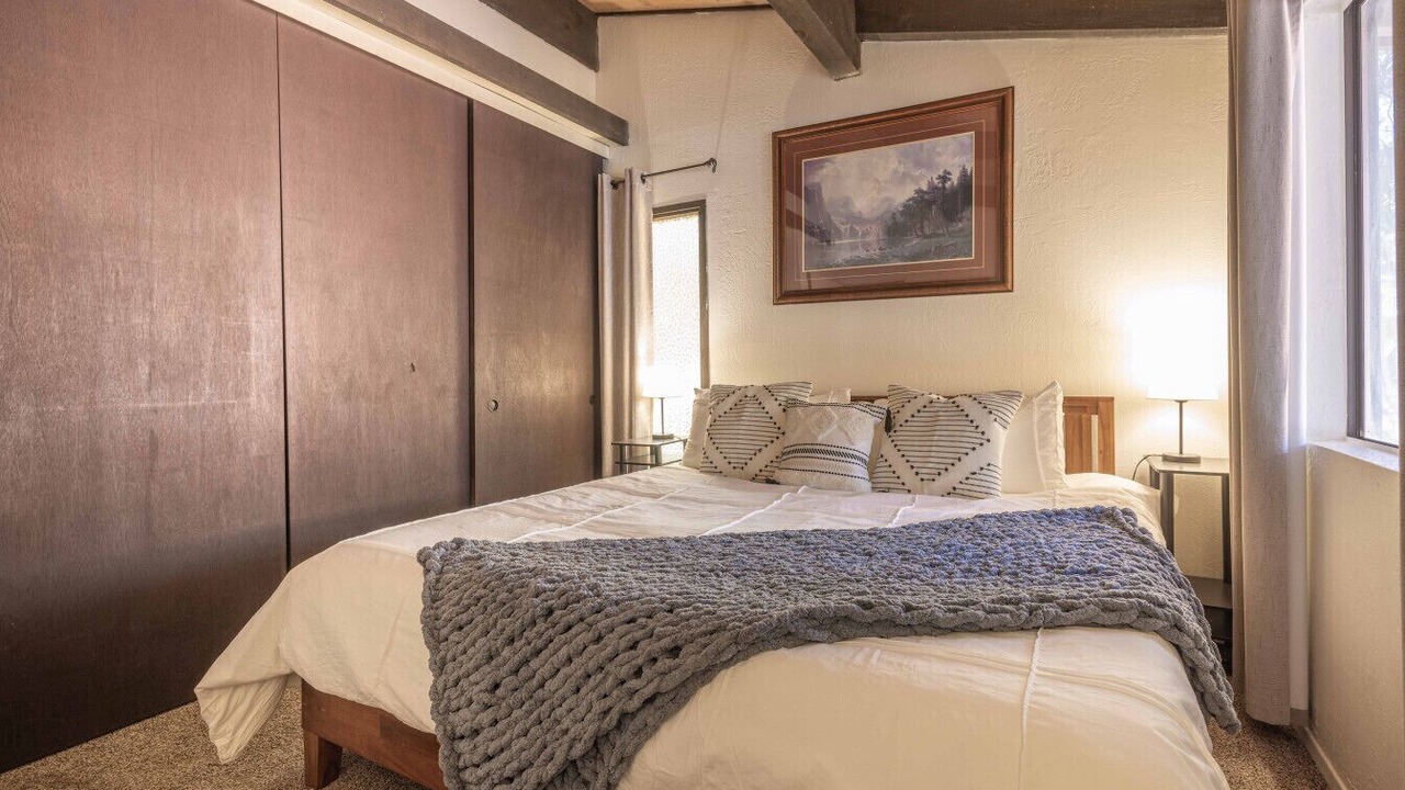 Photo of Bedroom in Summit Estates