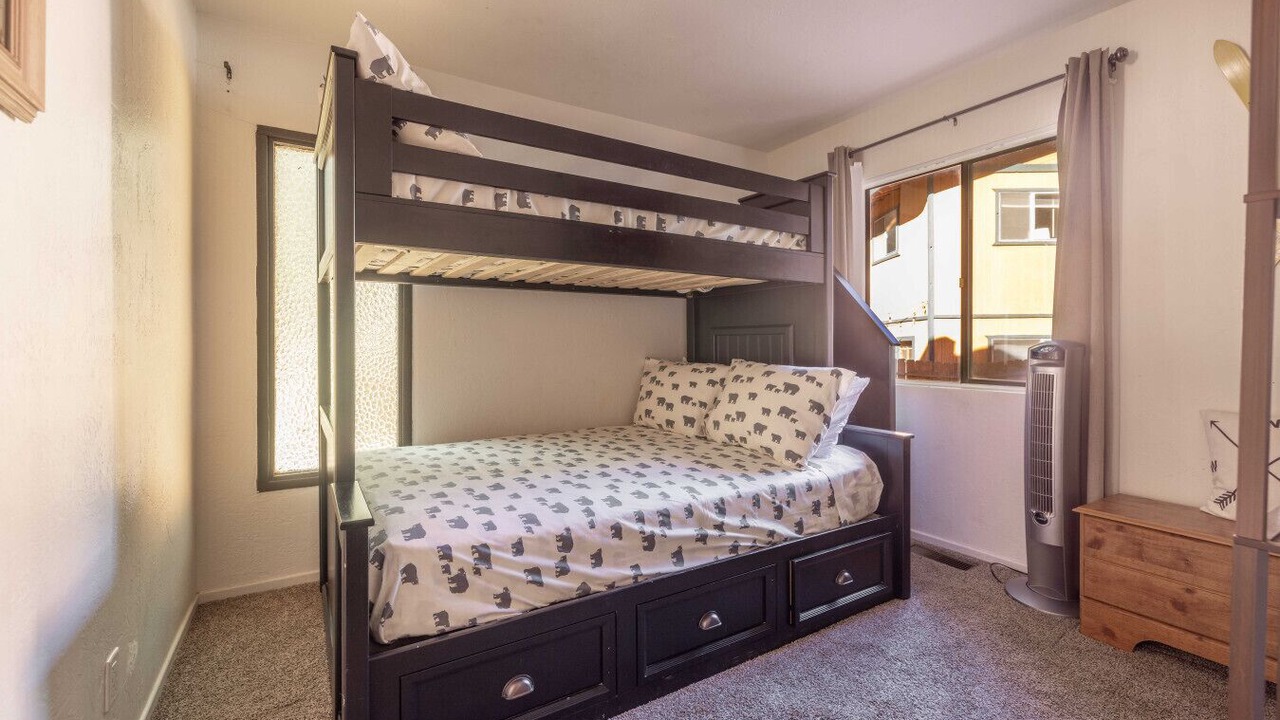 Photo of Bedroom in Summit Estates