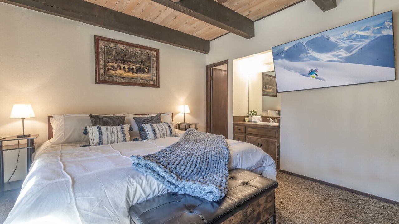 Photo of Bedroom in Summit Estates
