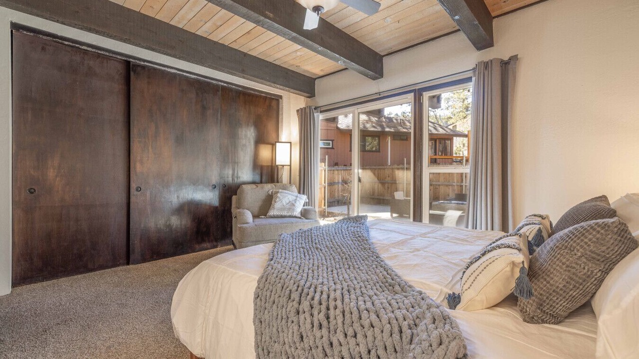Photo of Bedroom in Summit Estates