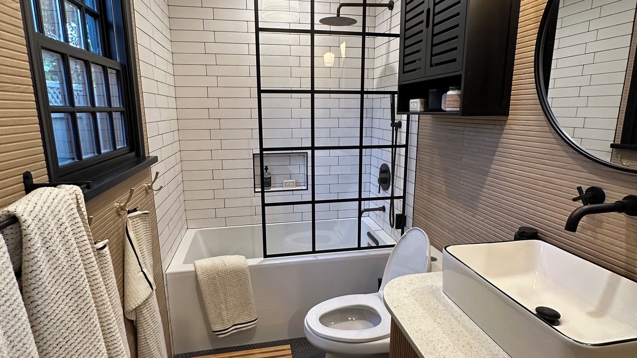 Photo of Bathroom in Van Nuys