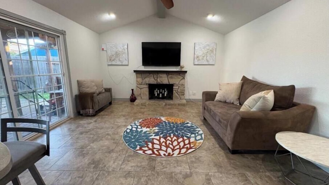 Photo of Livingroom in Sacramento