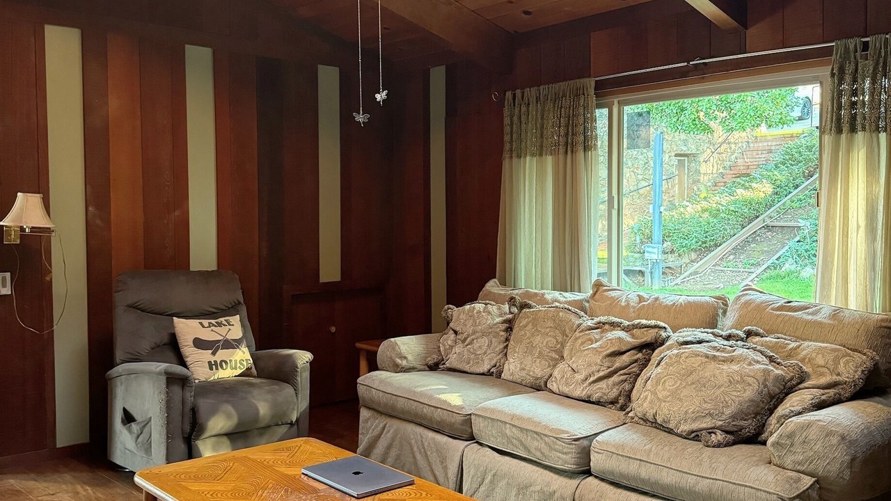 Photo of Livingroom in Lower Lake