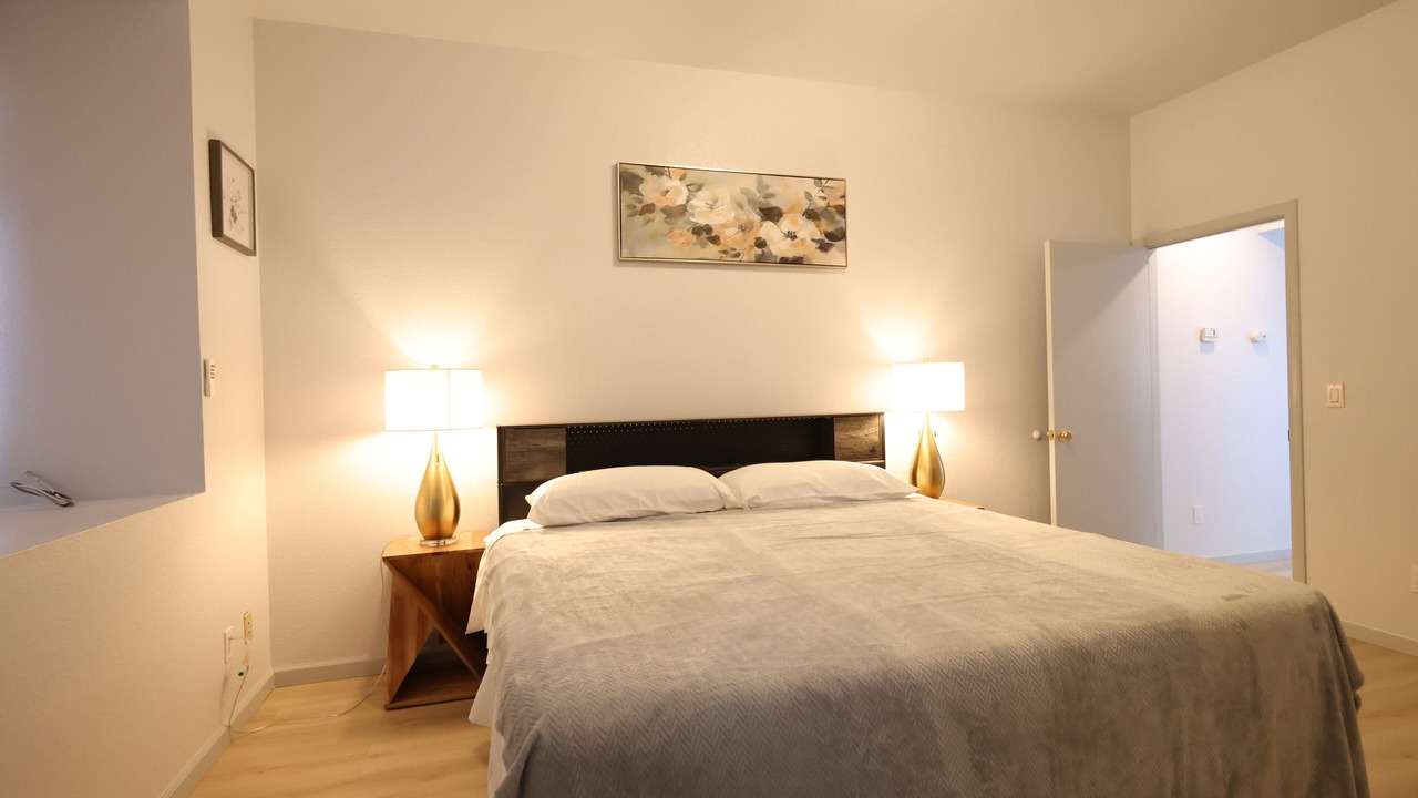 Photo of Bedroom in Arden-Arcade