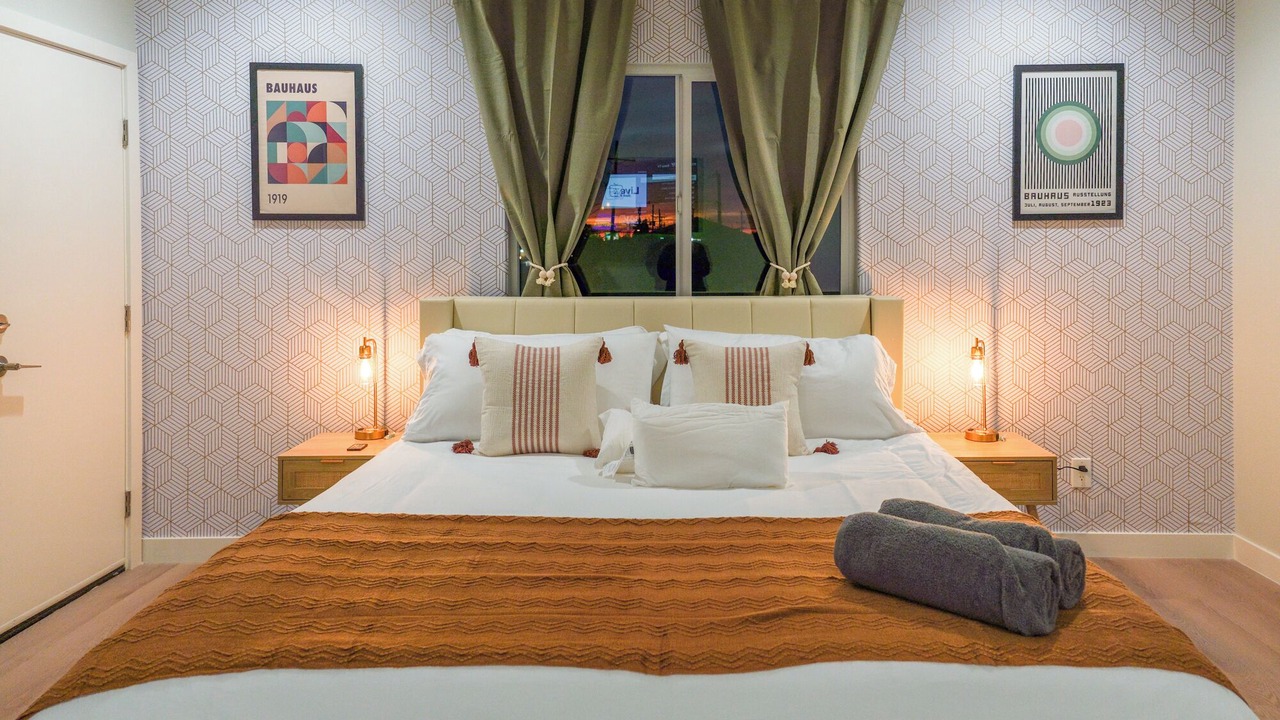 Photo of Bedroom in Midway City