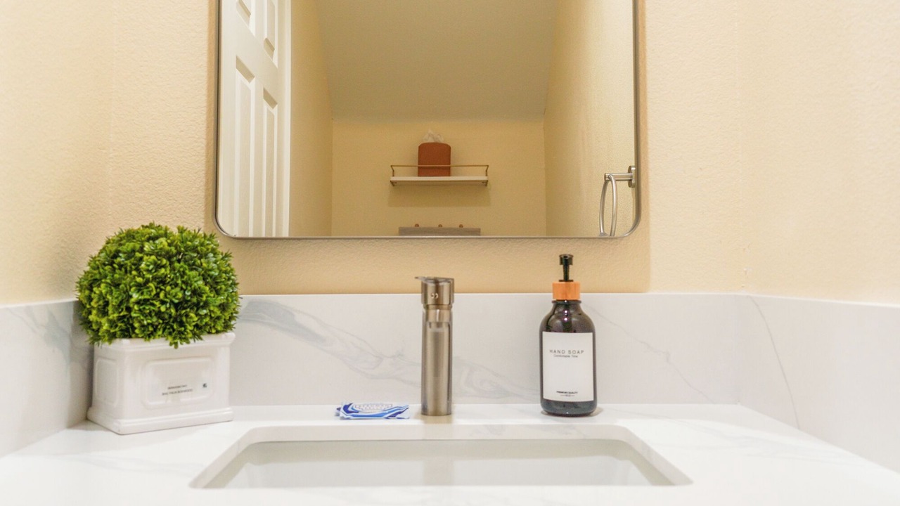 Photo of Bathroom in Midway City