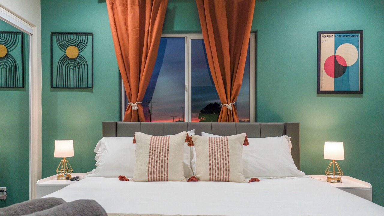 Photo of Bedroom in Midway City