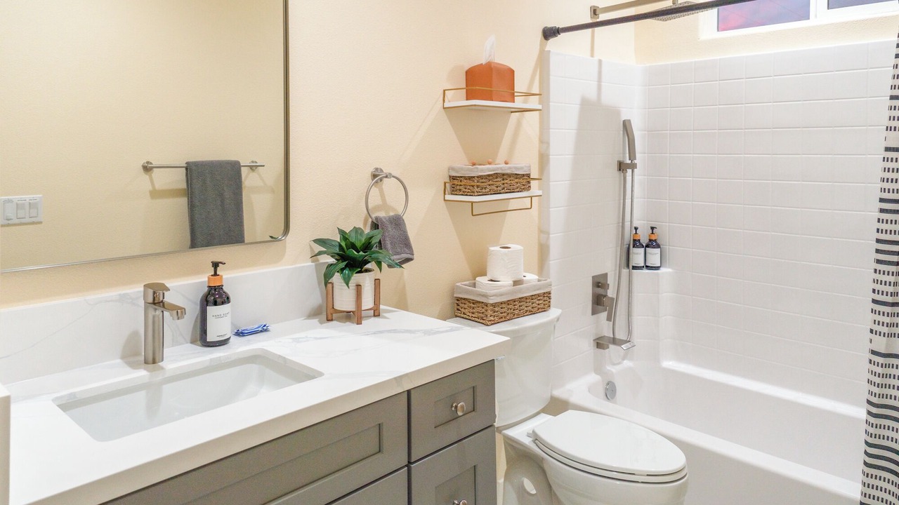 Photo of Bathroom in Midway City