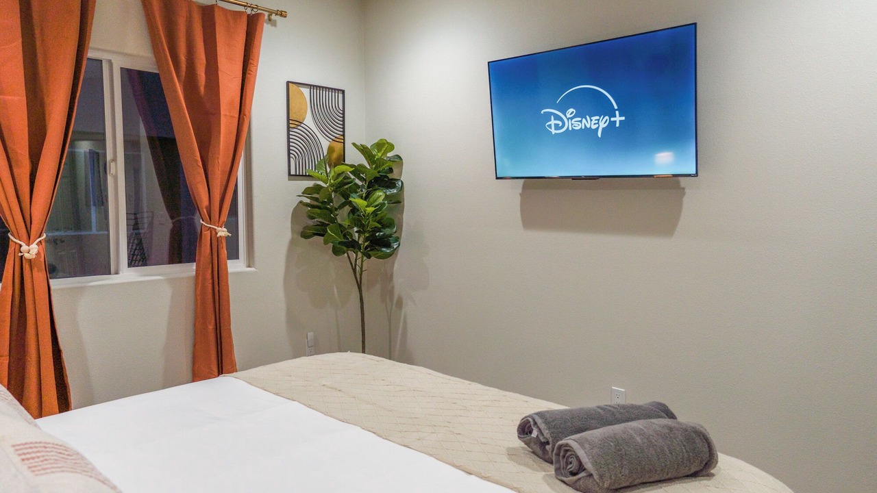 Photo of Bedroom in Midway City