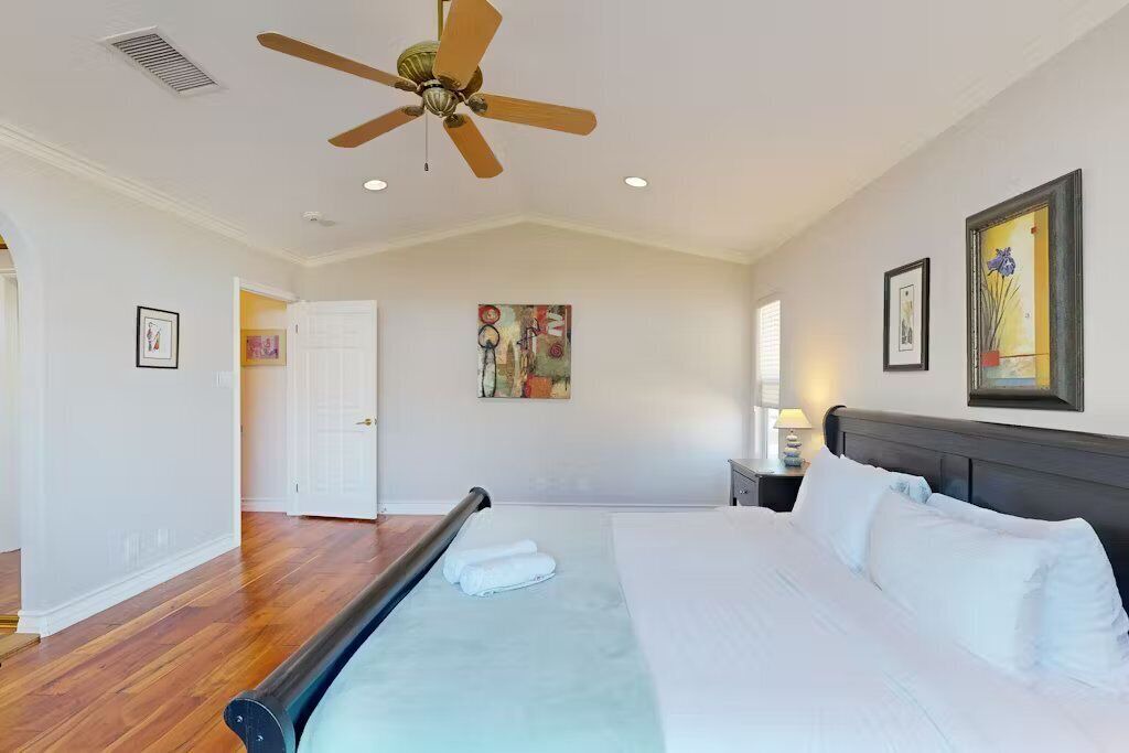 Photo of Bedroom in Pierpont Bay