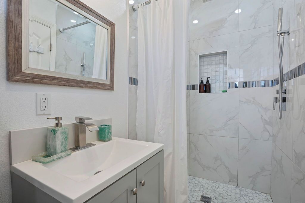 Photo of Bathroom in Midway City