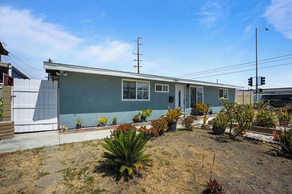 Photo of Outdoor in Midway City