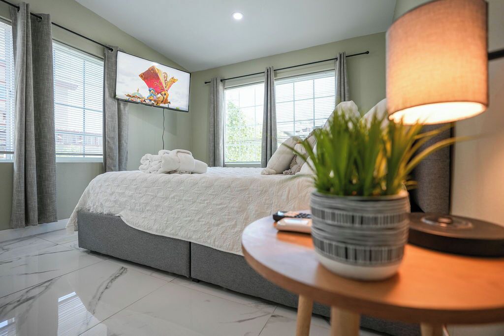 Photo of Bedroom in Midway City