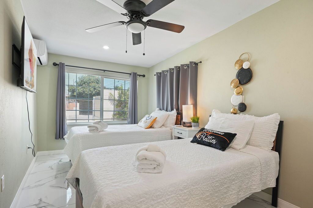 Photo of Bedroom in Midway City
