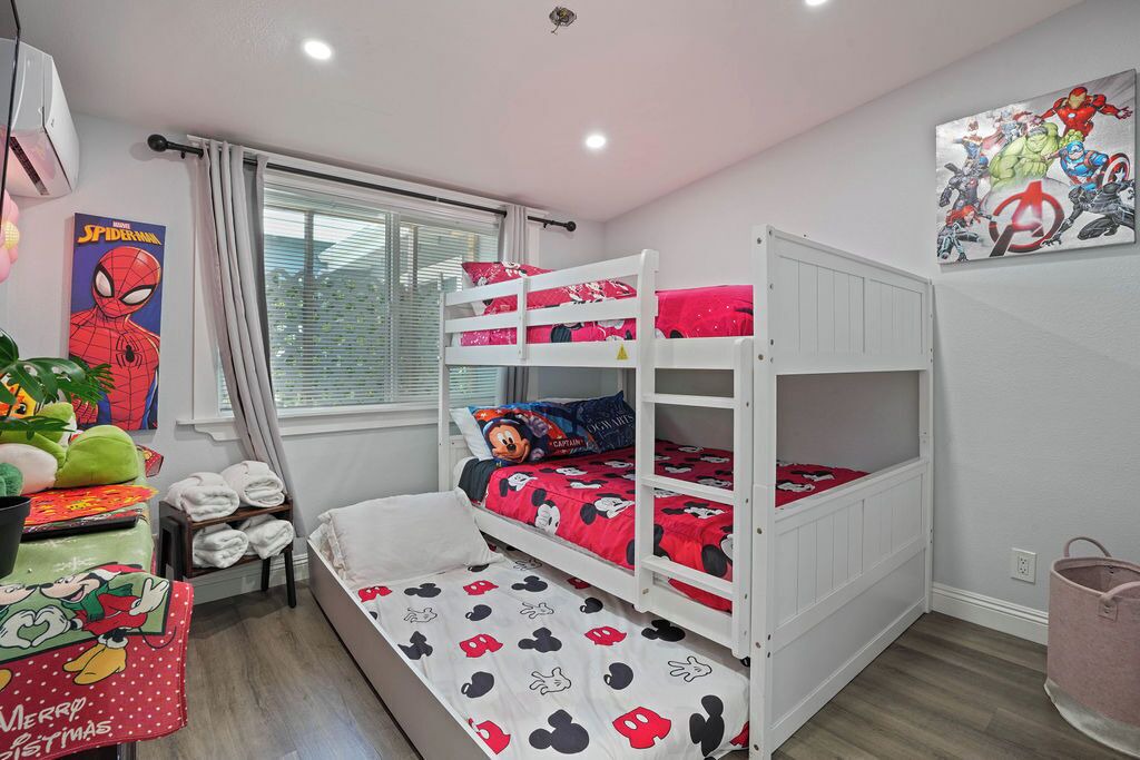 Photo of Bedroom in Midway City
