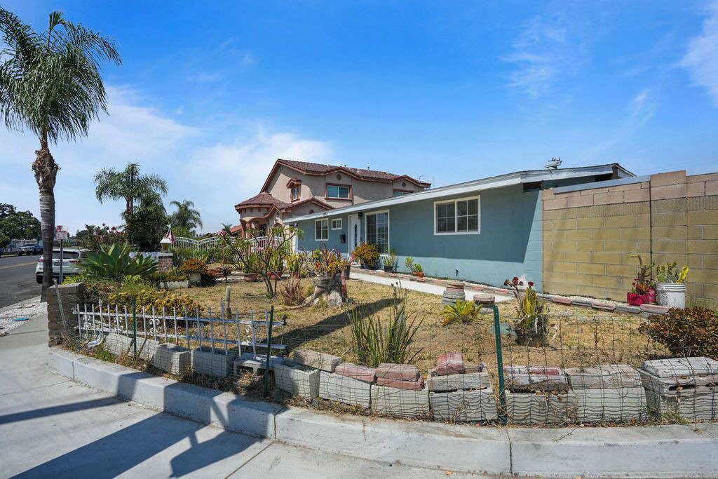 Photo of Outdoor in Midway City