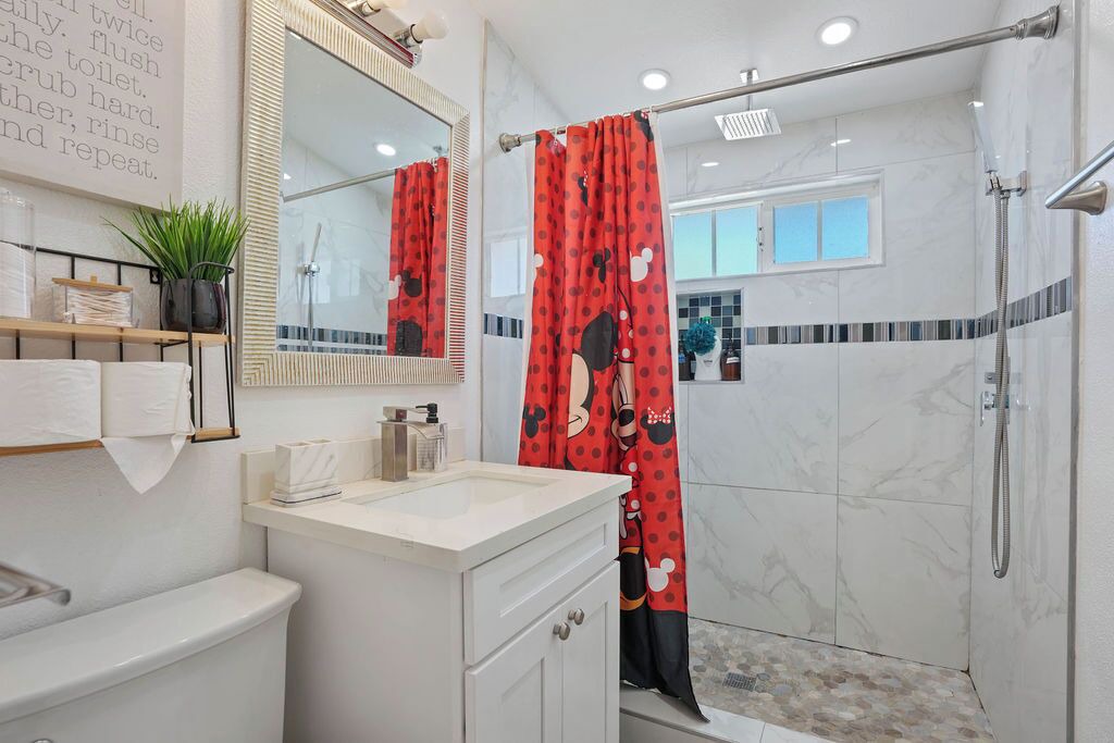Photo of Bathroom in Midway City