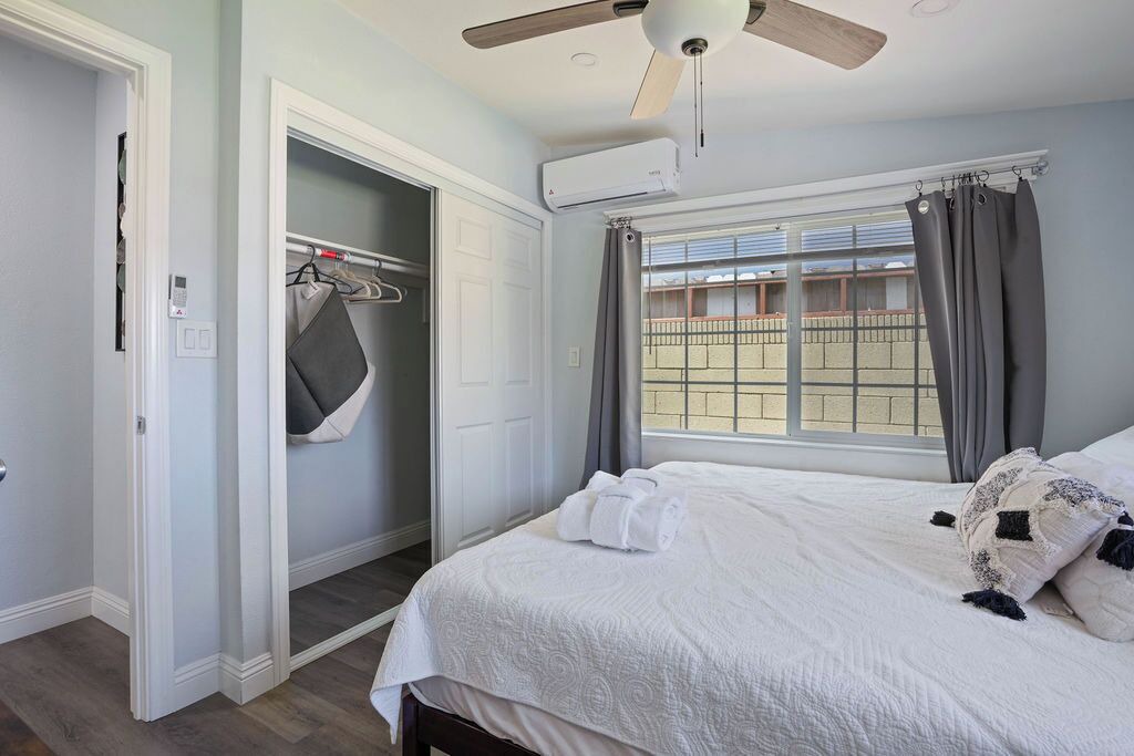 Photo of Bedroom in Midway City