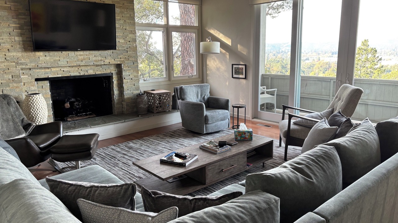 Photo of Livingroom in Napa