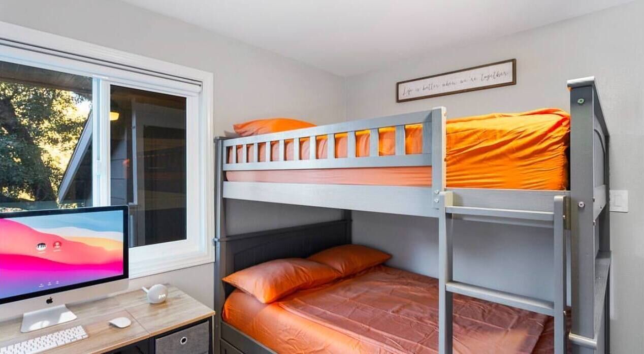 Photo of Bedroom in Crestline