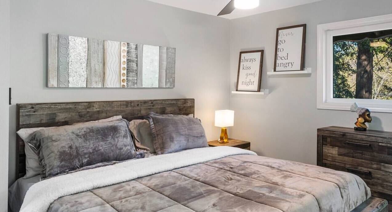 Photo of Bedroom in Crestline