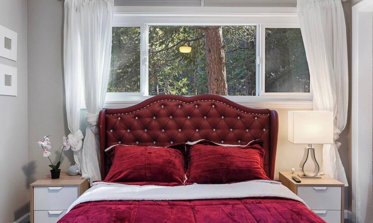Photo of Bedroom in Crestline