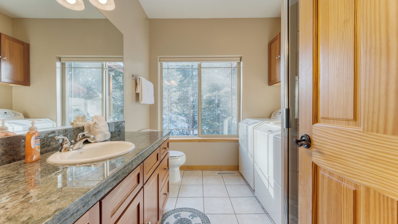 Photo of Bathroom in Country Club Estates