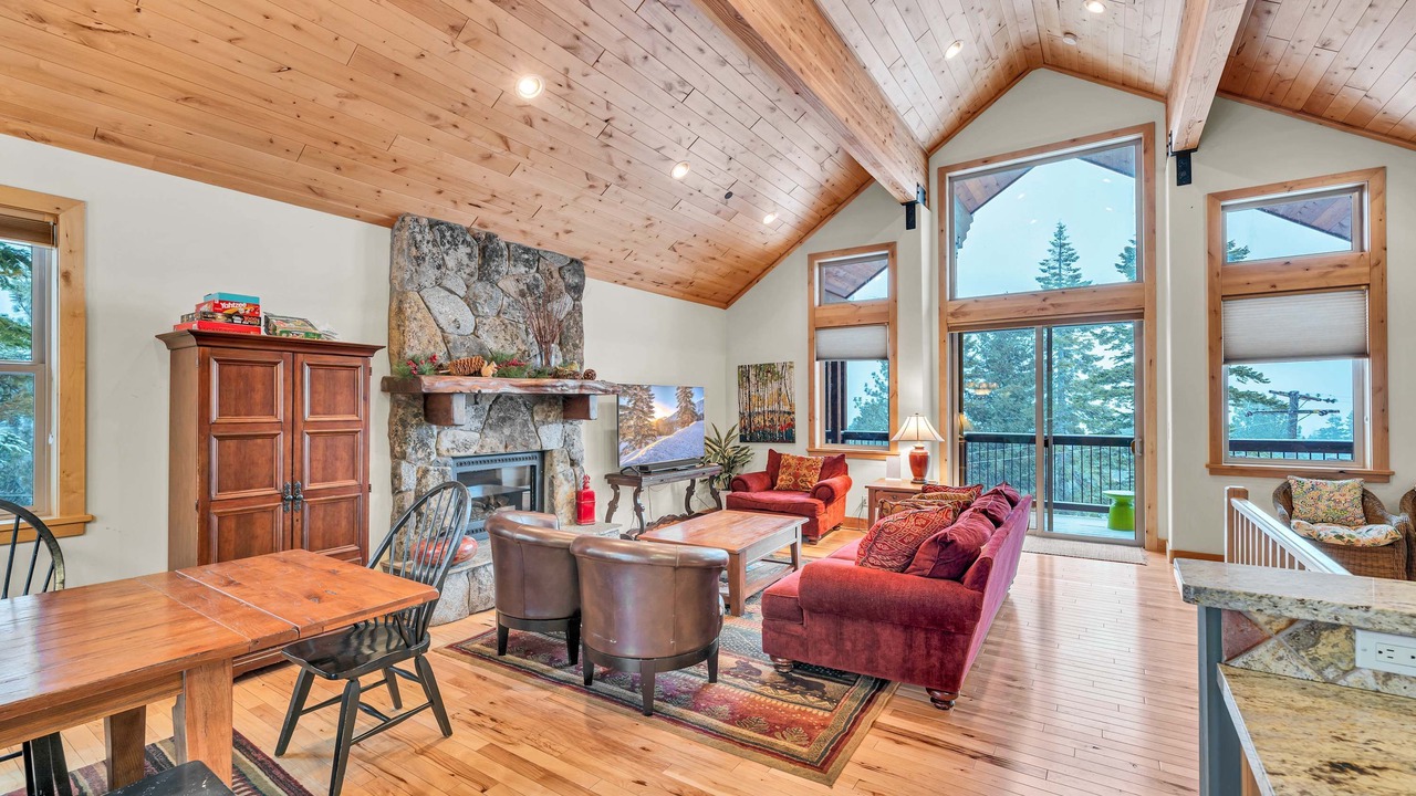 Photo of Livingroom in Tahoma