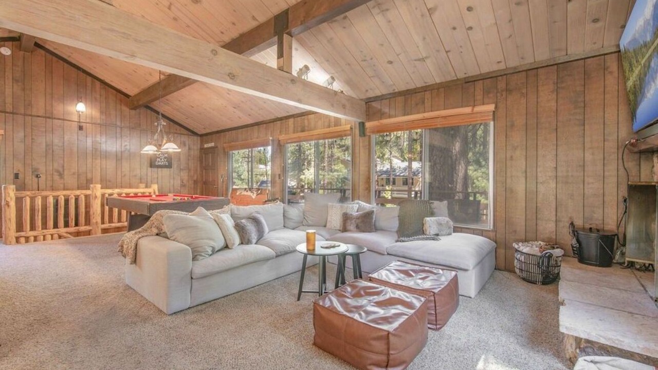 Photo of Livingroom in Fox Farm