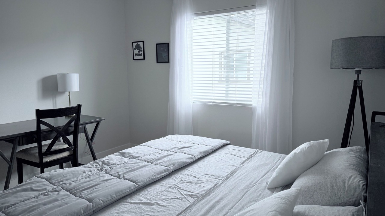 Photo of Bedroom in Midway City