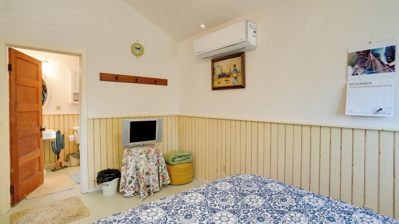 Photo of Bedroom in Yarnell