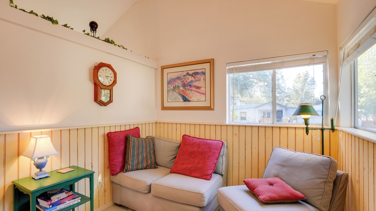 Photo of Livingroom in Yarnell