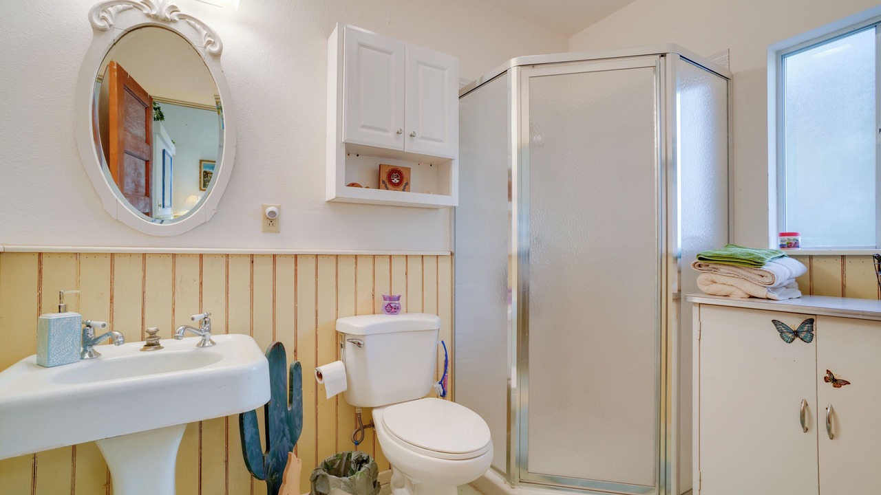 Photo of Bathroom in Yarnell