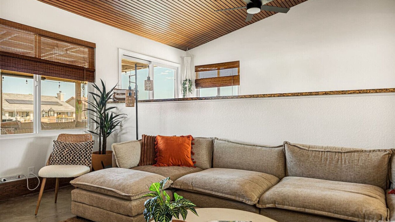 Photo of Livingroom in Silver Lakes Country Club