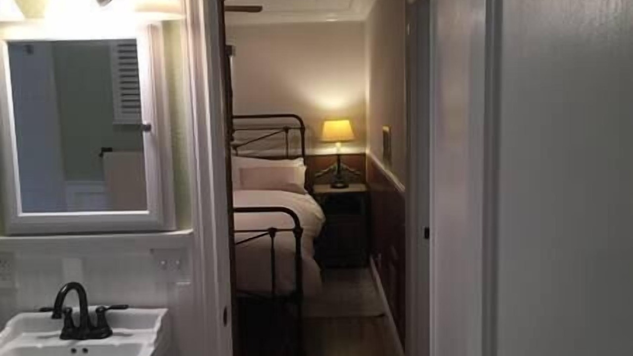 Photo of Bedroom in Crestline