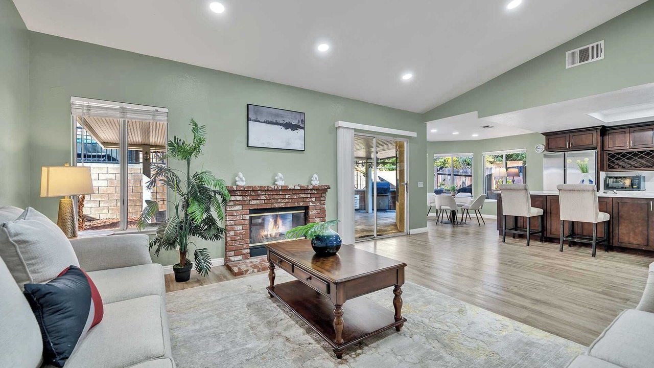 Photo of Livingroom in Corona