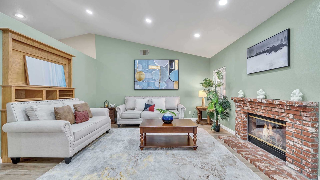 Photo of Livingroom in Corona