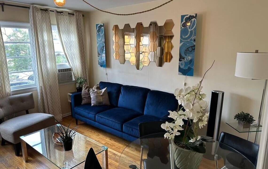 Photo of Livingroom in Melrose