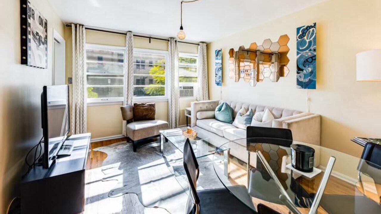 Photo of Livingroom in Melrose