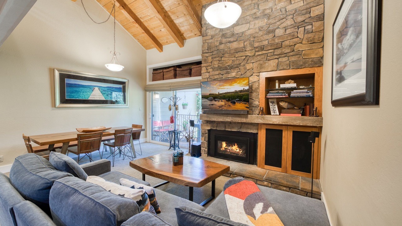 Photo of Livingroom in Carnelian Woods