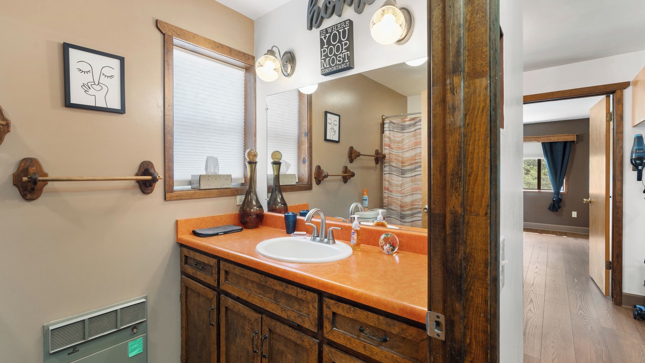 Photo of Bathroom in Williamson