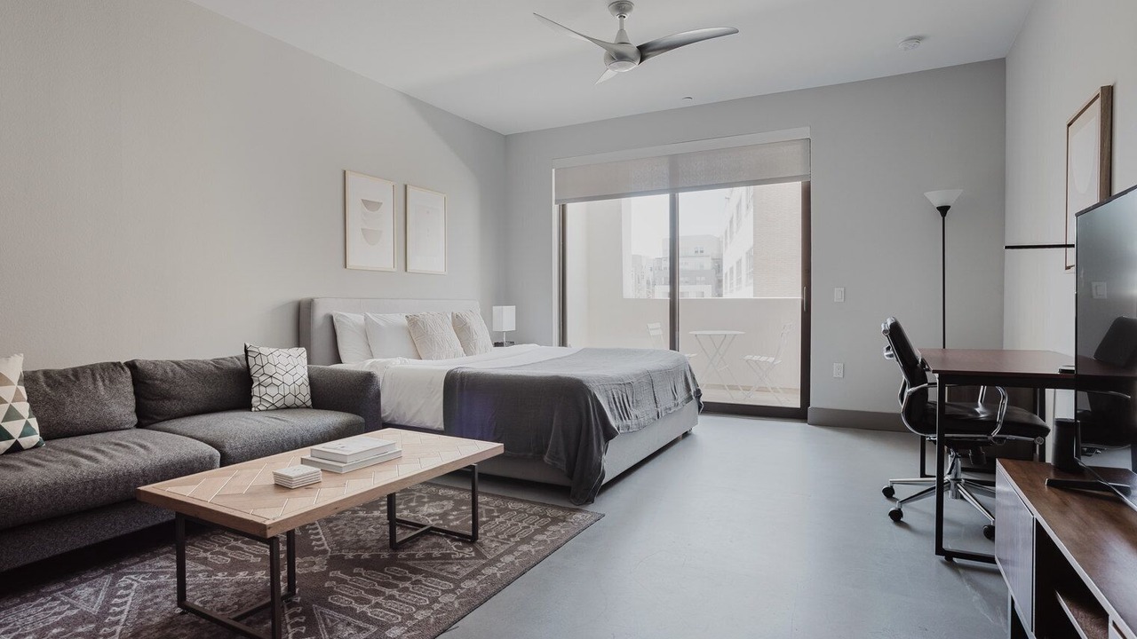 Photo of Bedroom in Mid-Wilshire