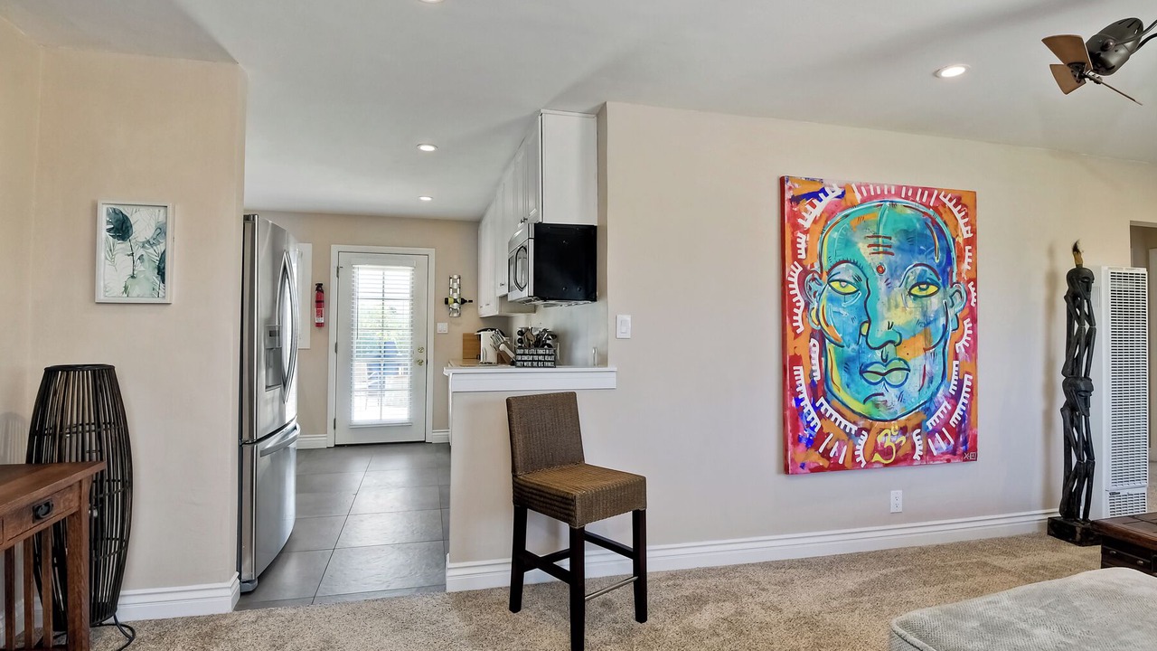 Photo of Livingroom in East Side Capistrano