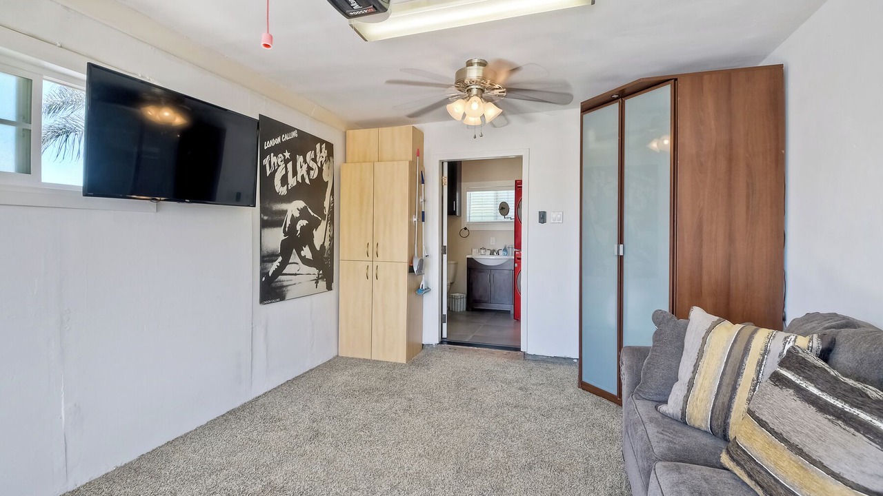 Photo of Livingroom in East Side Capistrano