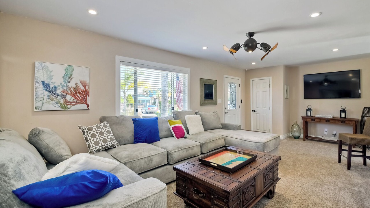Photo of Livingroom in East Side Capistrano