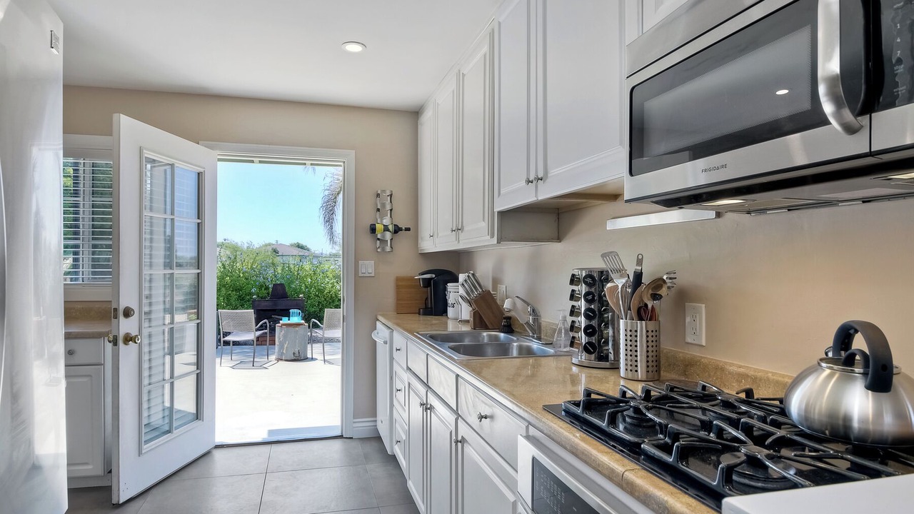 Photo of Kitchen in East Side Capistrano